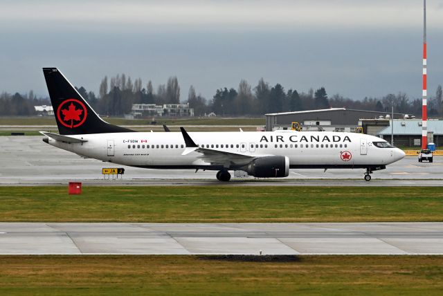 Boeing 737 MAX 8 (C-FSDW)