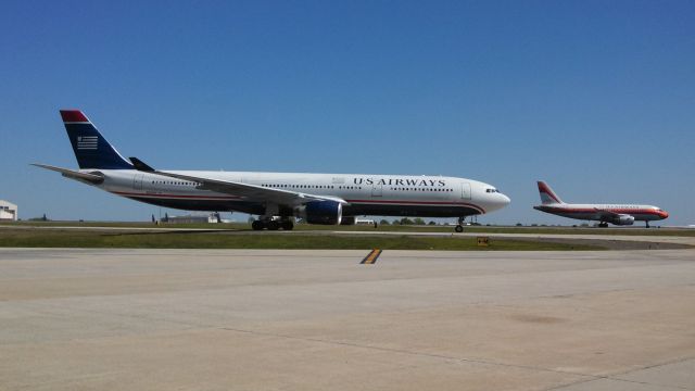 Airbus A330-300 (N276AY)