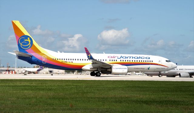 Boeing 737-800 (9Y-JMD)