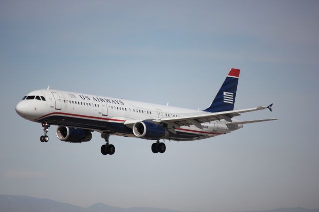 Airbus A321 (N534UW)