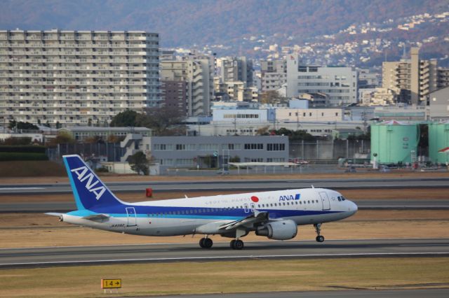 Airbus A320 (JA8392)