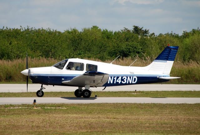 Piper Cherokee (N143ND)
