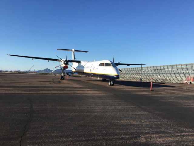 de Havilland Dash 8-400 (N721AL)