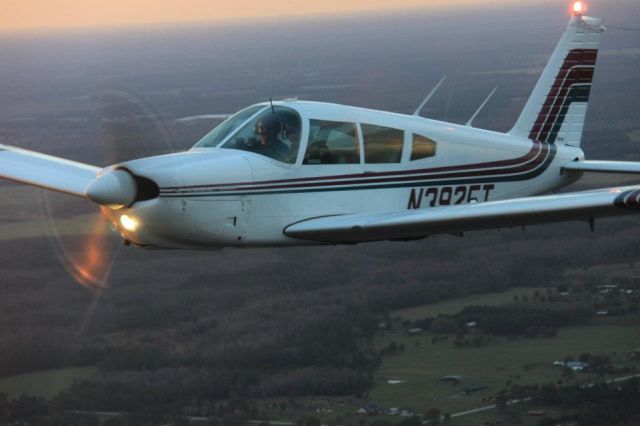 Piper Cherokee Arrow (N3925T)