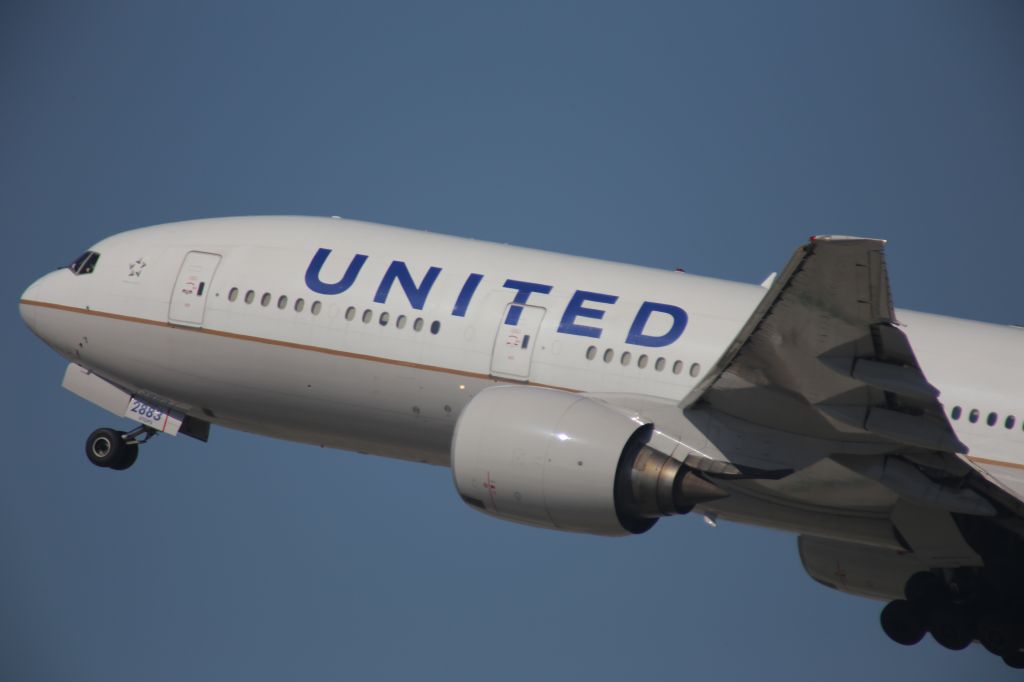 Boeing 777-200 (N783UA)