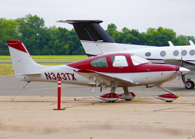 Cirrus SR-22 (N343TX) - At Downtown Shreveport.