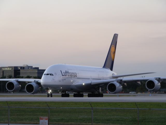 Airbus A380-800 (D-AIMF)
