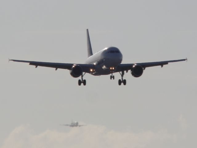 Airbus A319 (N951FR)