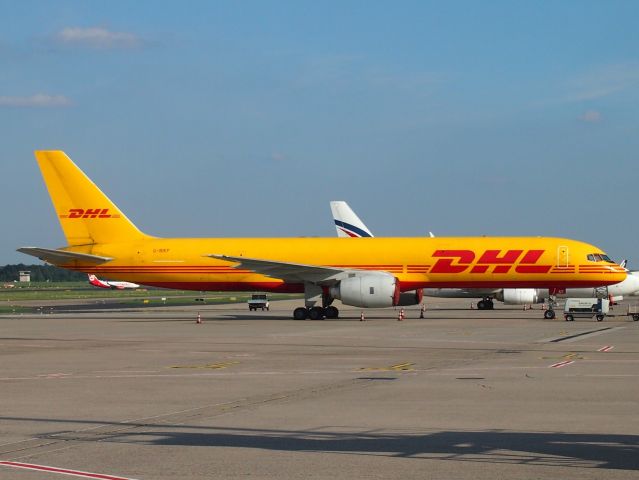 Boeing 757-200 (G-BIKF)