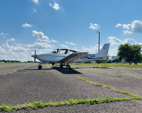 Cirrus SR-20 (N527GS)