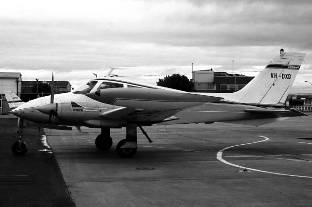 Vans RV-6 (VH-DXD) - CESSNA 310P - REG VH-DXD (CN 310P-0003) - ESSENDON MELBOURNE VIC. AUSTRALIA - YMEN (14/9/1980)35MM B/W NEGATIVE SCAN.