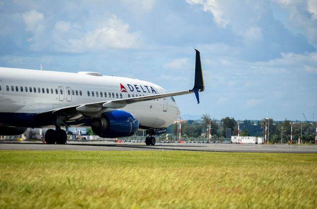 Boeing 737-900 (N892DN)