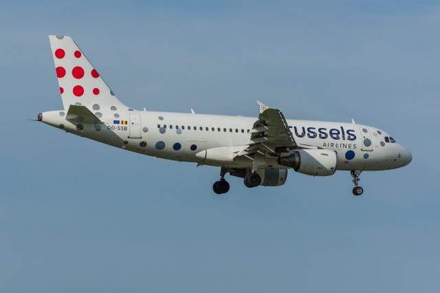 Airbus A319 (OO-SSB) - SPOTTING WAW/EPWA