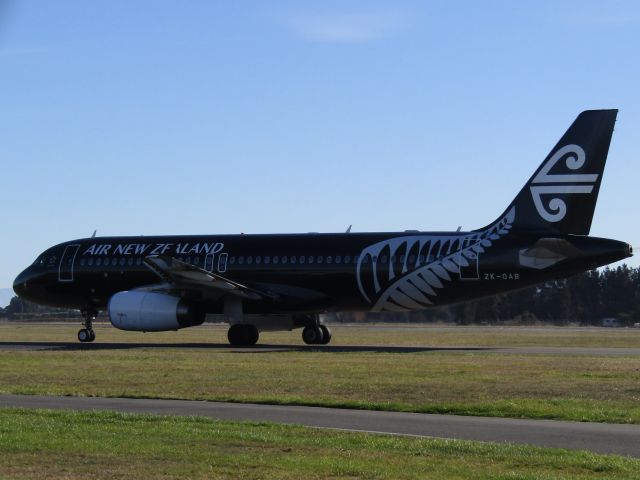 Airbus A320 (ZK-OAB)