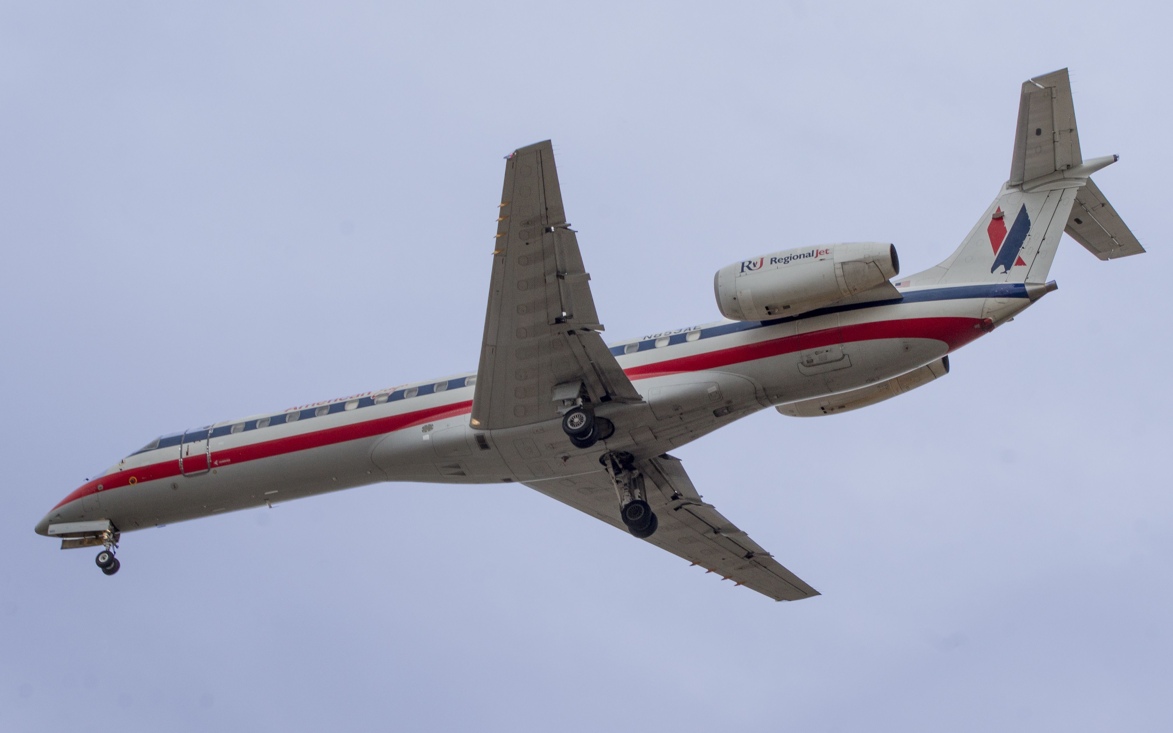 Embraer ERJ-135 (N853AE)