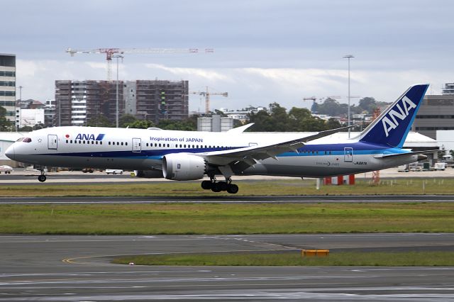 Boeing 787-9 Dreamliner (JA887A) - on 4 December 2017