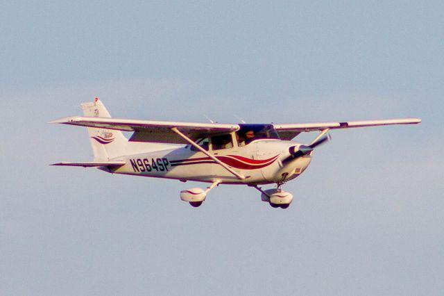 Cessna Skyhawk (N964SP)