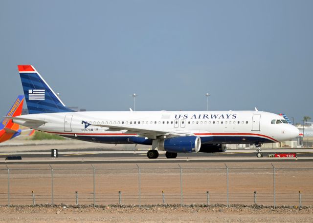 Airbus A320 (N667AW)