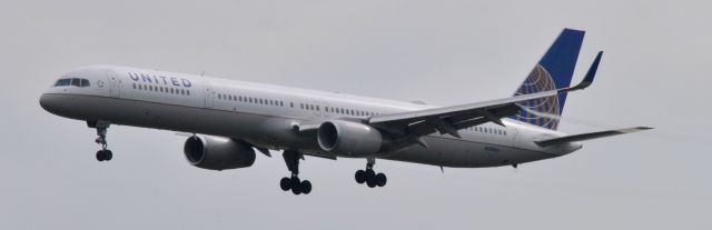 BOEING 757-300 (N78866)