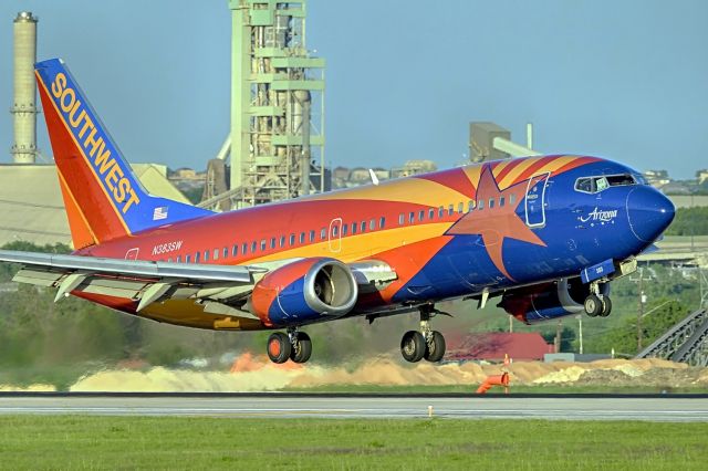 BOEING 737-300 (N383SW) - 22 arrival.