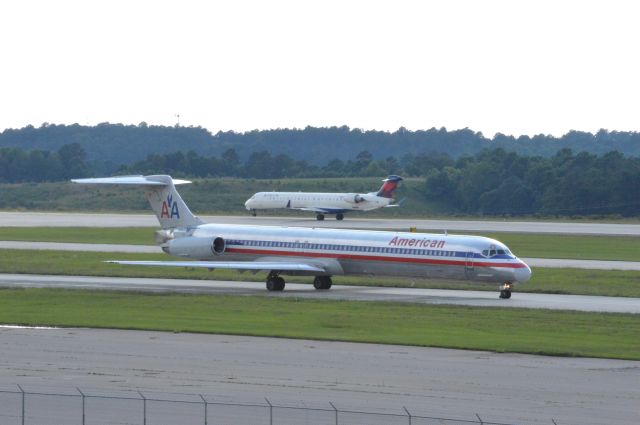 McDonnell Douglas MD-83 (N9404V) - American 2601 departing to Chicago OHare at 6:18 PM.   Taken June 30, 2016 with Nikon D3200 with 55-200mm VR2 lens.  