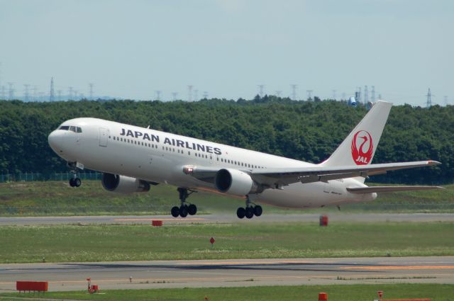 BOEING 767-300 (JA8365) - 2013-07-13