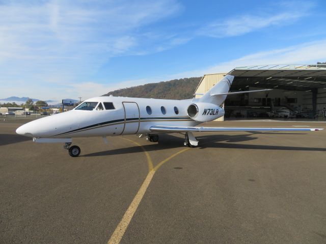 Dassault Falcon 10 (N73LR)