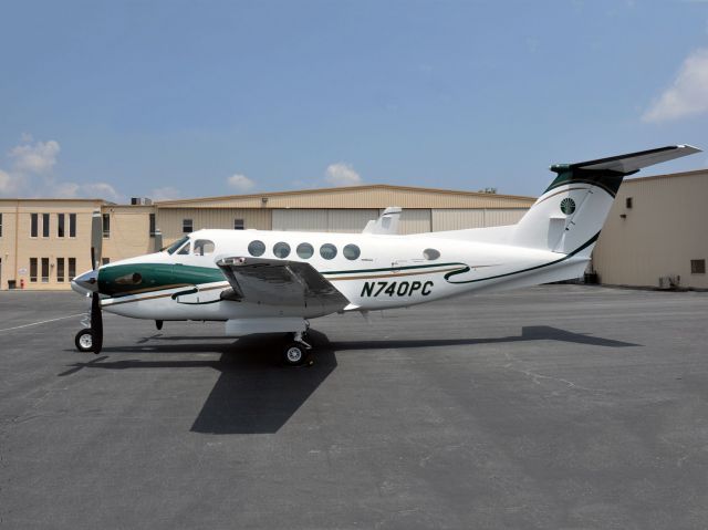 Beechcraft Super King Air 300 (N740PC) - King Air 200 are great business aircraft!