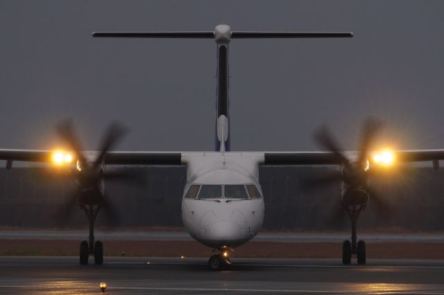 de Havilland Dash 8-400 (JA846A)