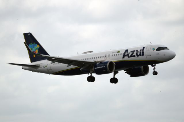 Airbus A320 (PR-YRL)