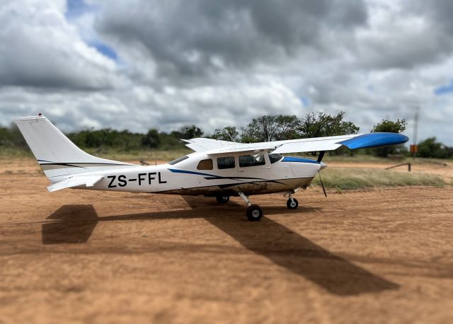 Cessna Centurion (ZS-FFL) - At Ingwelala, South Africa. 23 JAN 2022.