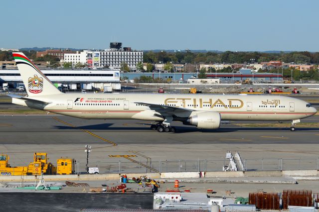 BOEING 777-300 (A6-ETO)