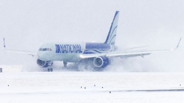 Boeing 757-200 (N963CA) - Snow day