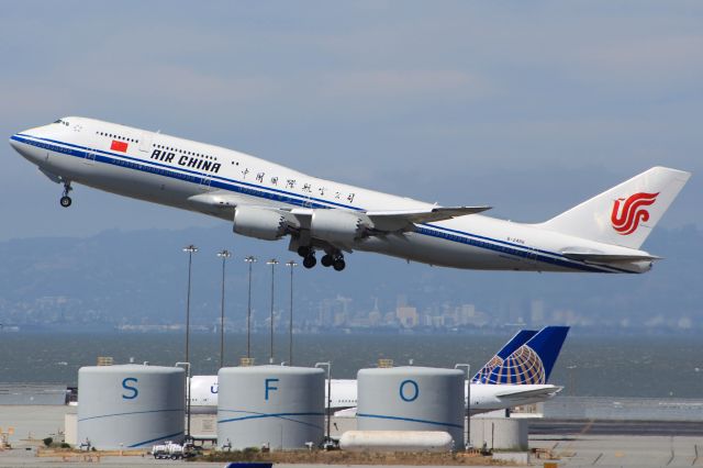 BOEING 747-8 (B-2486)