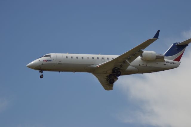 Canadair Regional Jet CRJ-700 (N405SW) - Landing on Runway 21 KFSD - 5-1-12