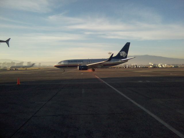 Boeing 737-700 (XA-QAM)