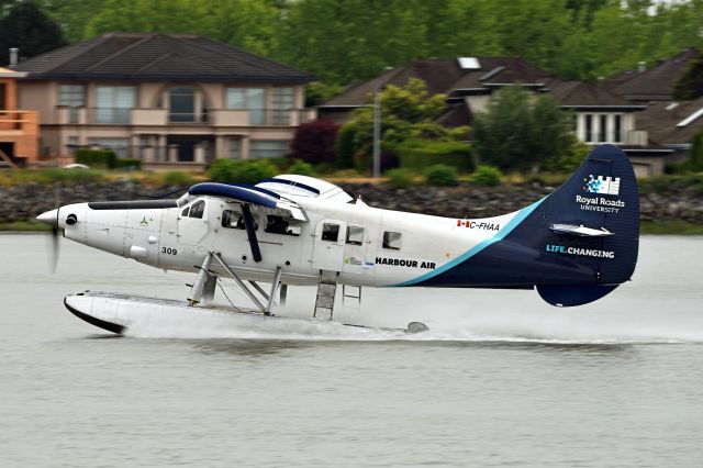 De Havilland Canada DHC-3 Otter (C-FHAA)