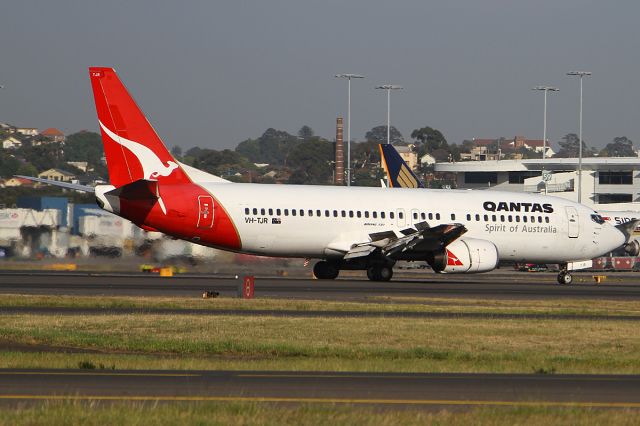 BOEING 737-400 (VH-TJR) - ON 24 NOV 2012