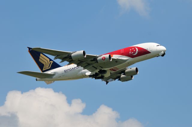 Airbus A380-800 (9V-SKI) - 2015/8/22