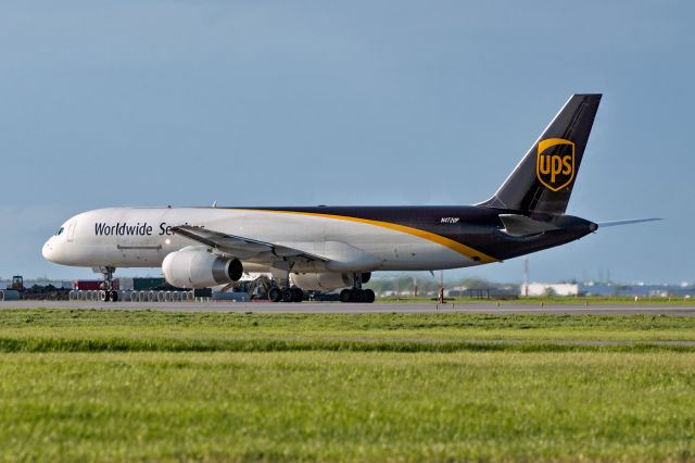 Boeing 757-200 (N472UP)