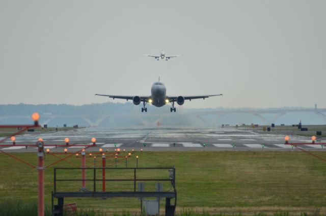 Airbus A319 —