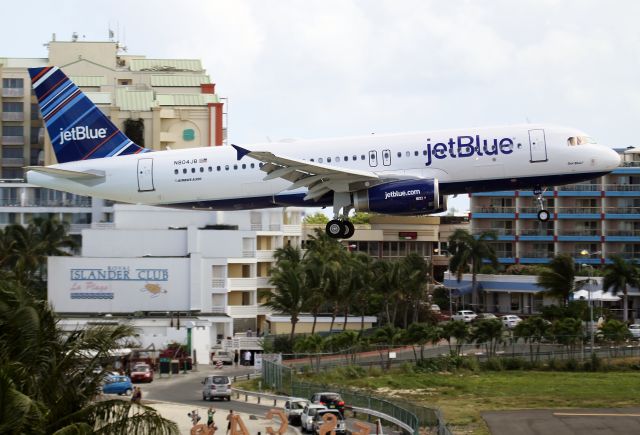 Airbus A320 (N804JB)