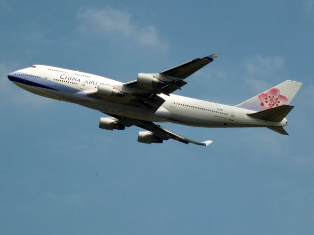 Boeing 747-400 (N168CL)