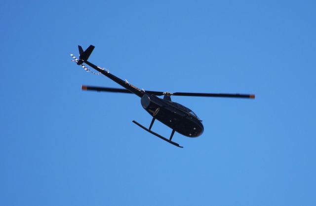 F-HMKG — - Le 21/09/18 au décollage de Lyon Bron Robinson 44 équipé ADS-B