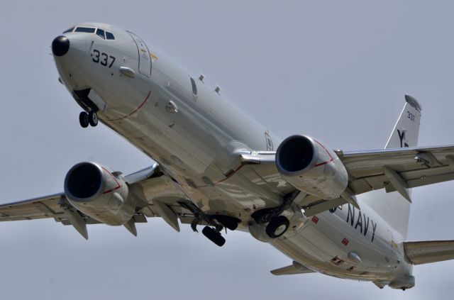 Boeing P-8 Poseidon (16-9337) - Very cool and very rare visiter today. Cant find which base this is based. It has YB tail code. It made at least 5 touch-n-go's before making a pass over Iwakuni before leaving. I got at least 50 photos of this guy.