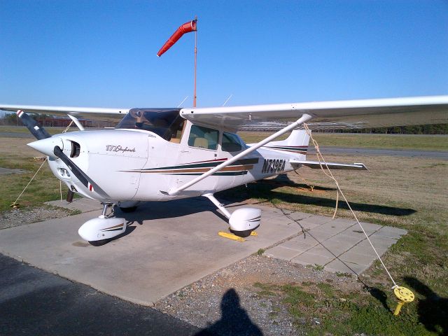 Cessna Skyhawk (N739EA)