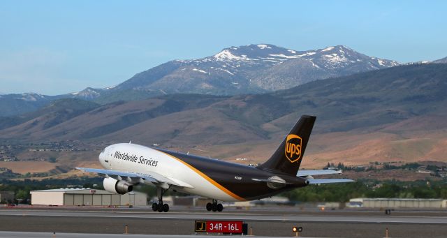 Airbus A300F4-600 (N125UP) - Just lifted off Runway 16L at the start of a 6:52 AM flight to Denver.