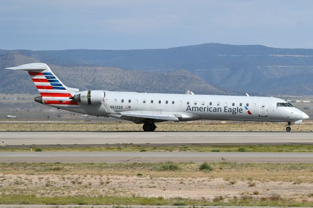 Canadair Regional Jet CRJ-700 (N612QX)