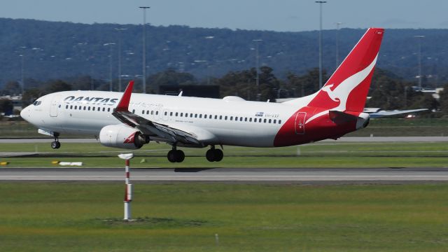 Boeing 737-800 (VH-VXF) -  Boeing 737-838 cn 296553-1096. Qantas VH-VXF Sunshine Coast rwy 03 YPPH 20 August 2022