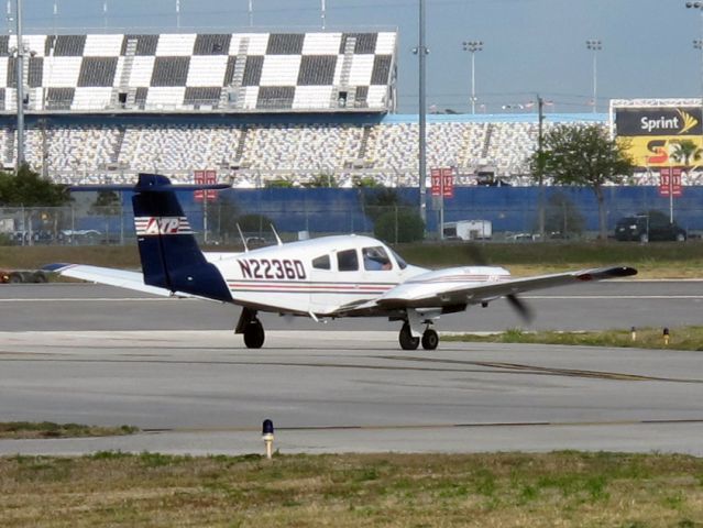 Piper PA-44 Seminole (N2236D)